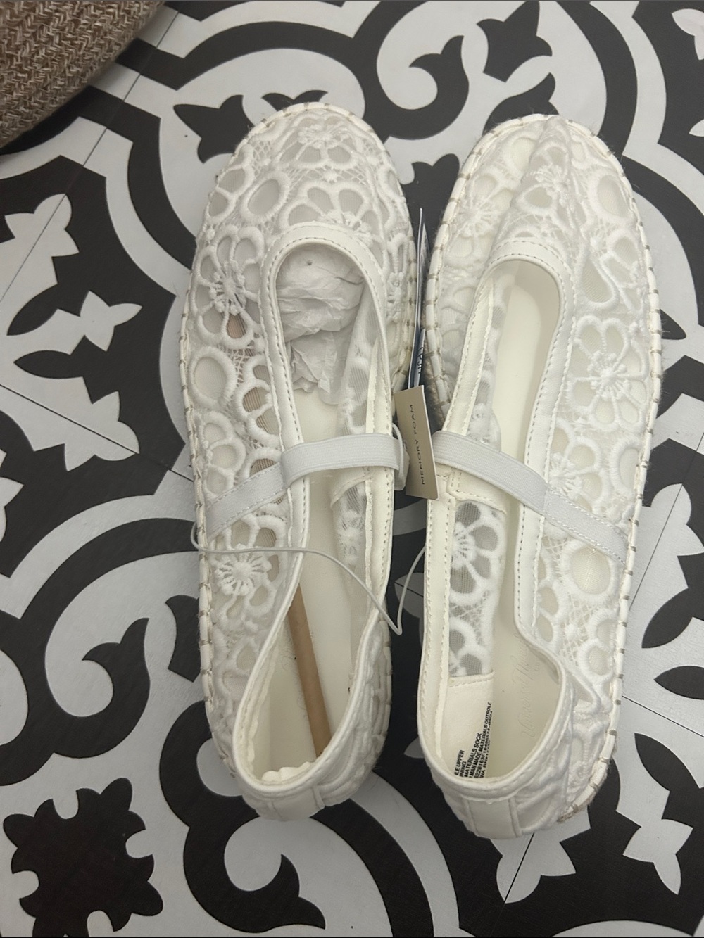 Universal Thread White Lace Espadrille Mary Jane Flats